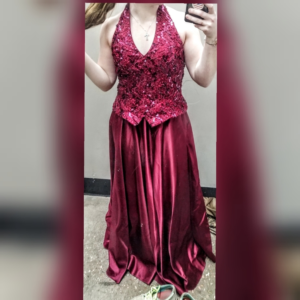 Maxi prom open back halter top dress